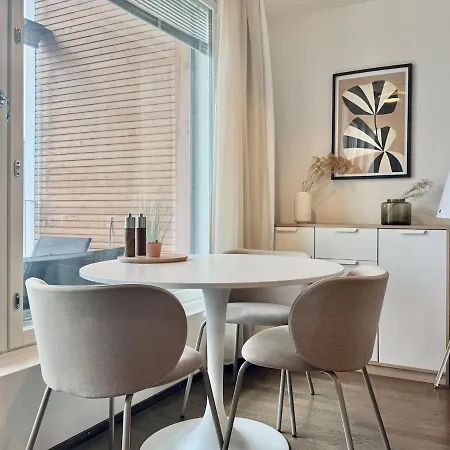 Penthouse With Private Sauna, Large Balcony, Ac 아파트 *
