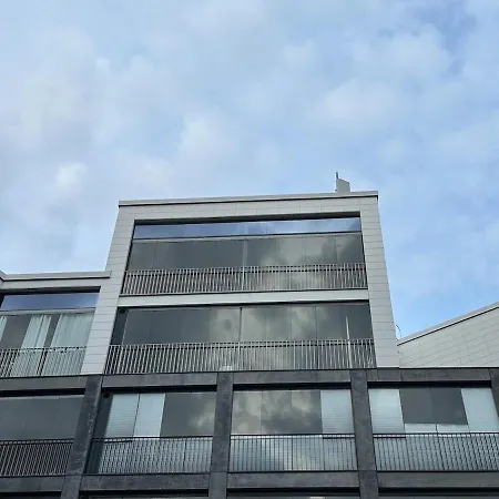 Διαμέρισμα Penthouse With Private Sauna, Large Balcony, Ac